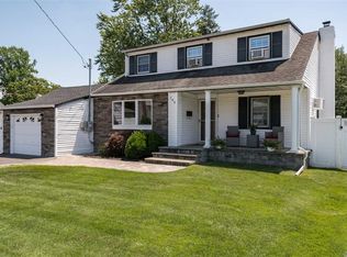 144 Weeks Rd, North Babylon, NY 11703