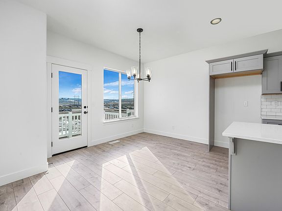 3rd image of 1007 Coral Charm Way