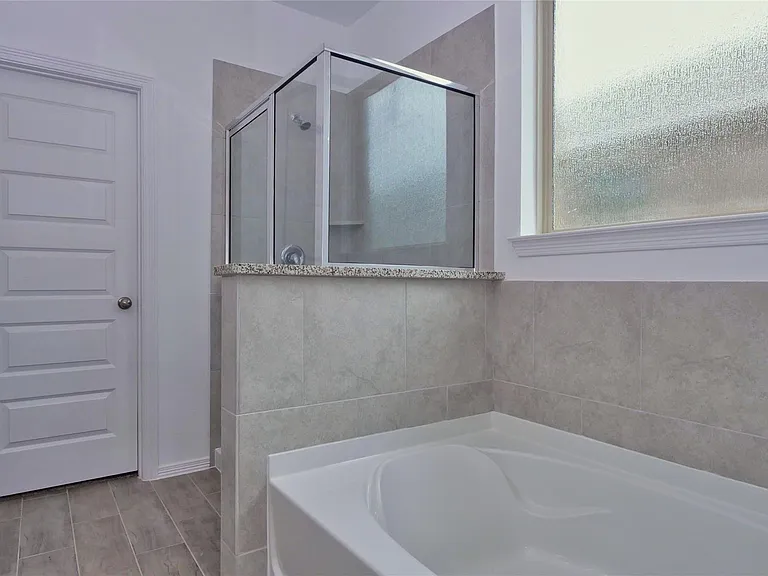 5735 Aurora Greens Ln — Photo 14