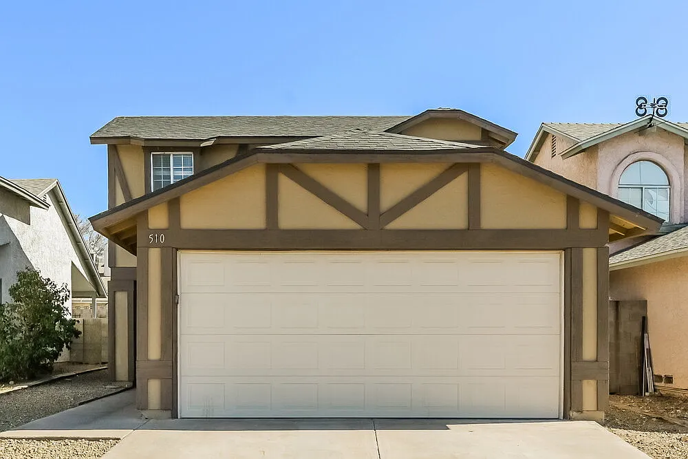 3 bed, 2.0 bath, 1229 sqft, $1,855 — Photo 1