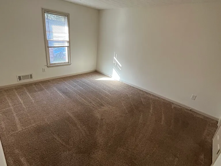 1085 Oakland Ave SE #B — Photo 8