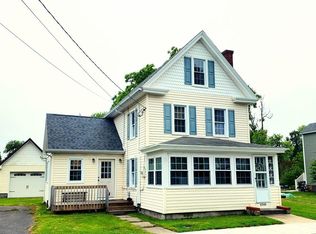 6340 Cropper St, Chincoteague Island, VA 23336