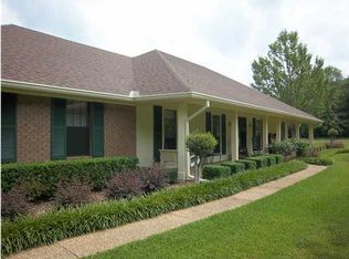 105 Oak Ridge Dr, Raymond, MS 39154