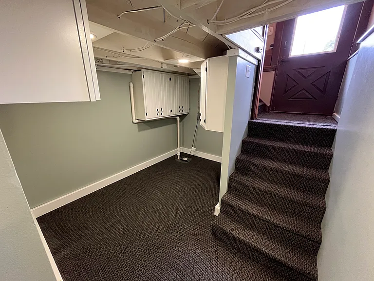 211 W Fisk St — Photo 27