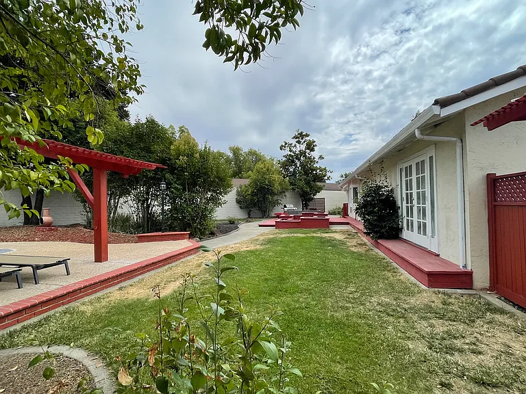 1746 Sattler Dr — Photo 17