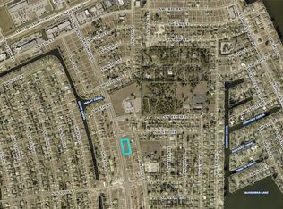 911 Skyline Blvd, Cape Coral, FL 33991