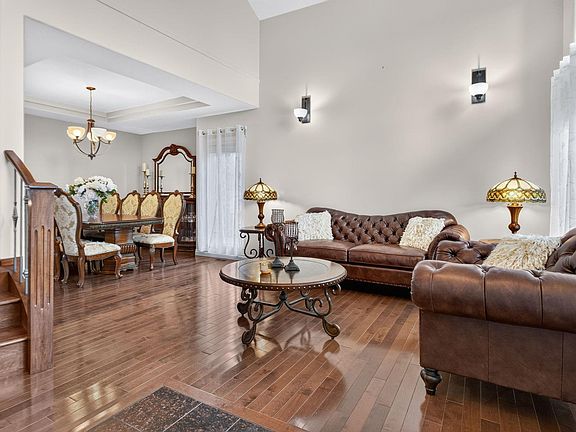 4th image of 2489 Martell Cres NW