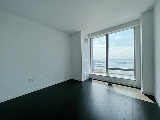 Rented by Gulia Wang, LREB | media 32