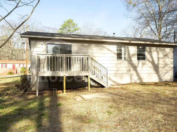 919 27th Ave N, Hueytown, AL 35023