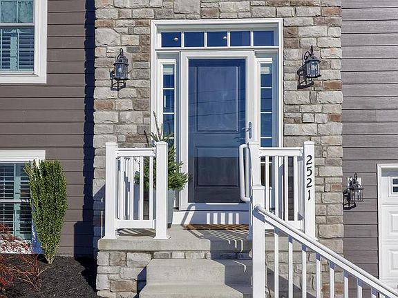 4th image of 2521 Edgewood Ln