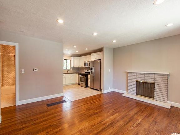 4th image of 938 E Lorraine Ave