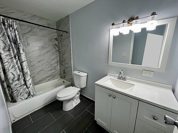 2nd image of 1335 Kingsbury Dr Unit 3