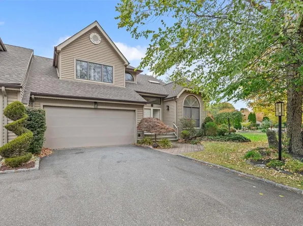 7 Julia Circle, Dix Hills, NY 11746