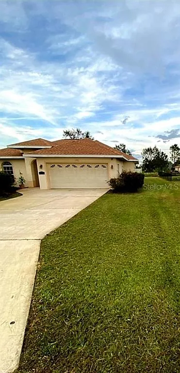 3 bed, 2.5 bath, 1582 sqft, $2,100 — Photo 1