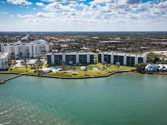 2nd image of 200 Intracoastal Pl APT 301