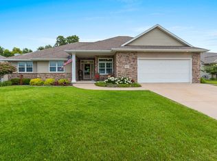 217 Hidden Ridges Way, Combined Locks, WI 54113