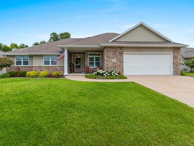 217 Hidden Ridges Way, Combined Locks, WI, 54113
