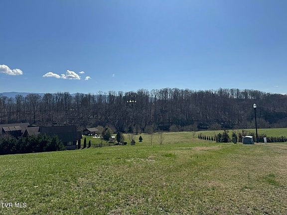 3rd image of Belle Arden Dr
