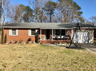104 S Lincoln Dr, Dudley, NC 28333