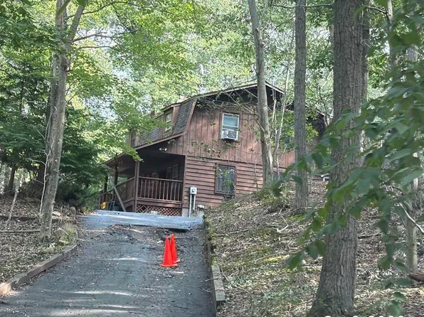 278 N Country Road, Wading River, NY 11792