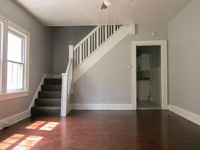 322 N Dequincy St — Photo 2
