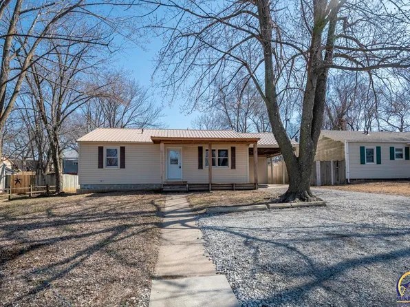 916 Forest Ave, Holton, KS 66436