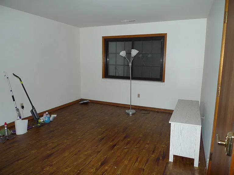 1097 Highland St — Photo 5