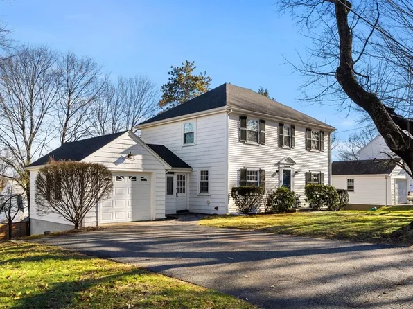 38 Fox Rd, Wakefield, MA 01880