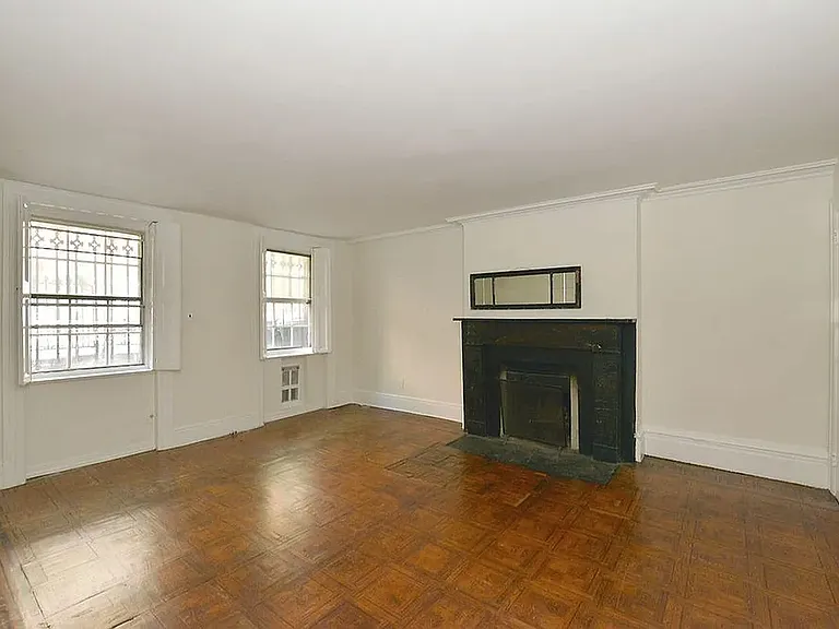 332 W 22nd St #GARDEN — Photo 7
