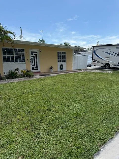 2 bed, 2.0 bath, 1323 sqft, $2,850 — Photo 3