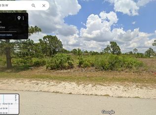 2810 42nd St W, Lehigh Acres, FL 33971