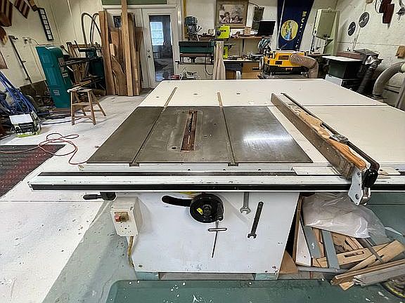 3000 sq ft of insulated shop