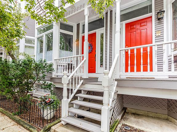 2nd image of 1009 W Dickens Ave #09