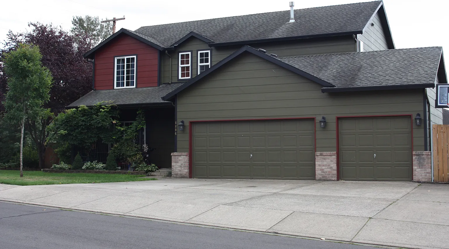 4896 R Dr photo 1