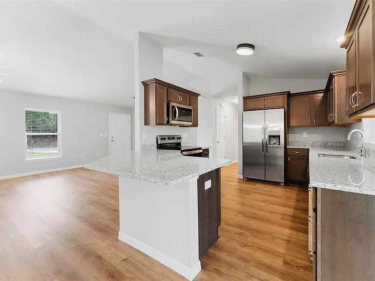 9416 N Sandree Dr — Photo 28
