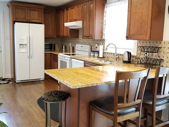 2nd image of 259 N Greenwood Ave