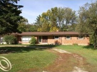 12945 Rattalee Lake Rd, Davisburg, MI 48350