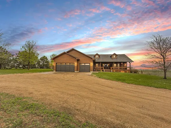 40554 247th St, Mitchell, SD 57301