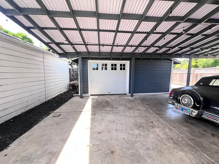 2355 Cherry St — Photo 44