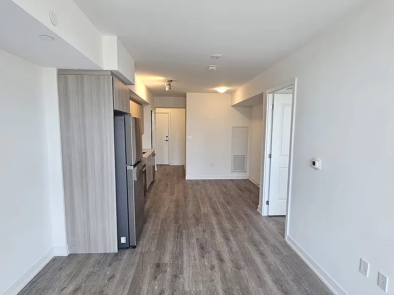 556 Marlee Ave #421 — Photo 8