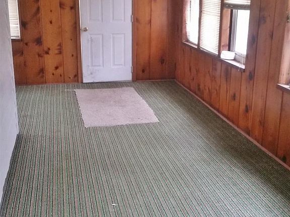 2nd image of 307 N Mackinaw St