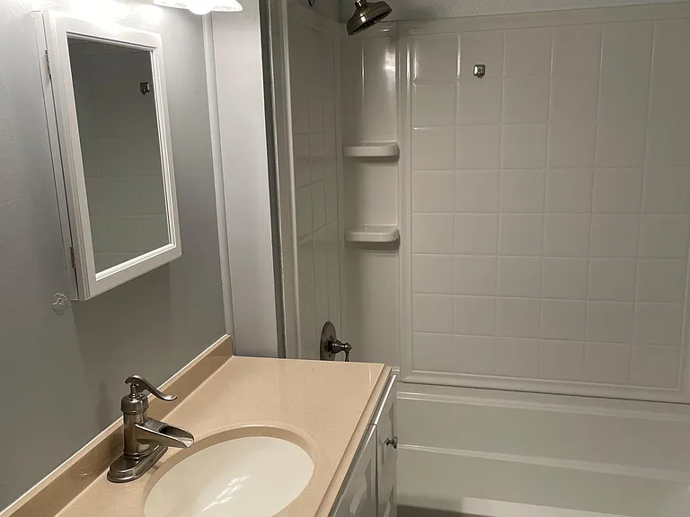 601 Palmer St #1 — Photo 3