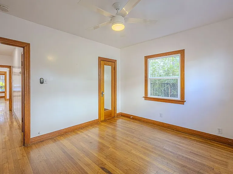 223 California Ave — Photo 9