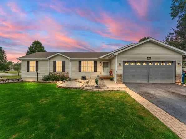 369 Marilyn Rd, Burns Harbor, IN 46304