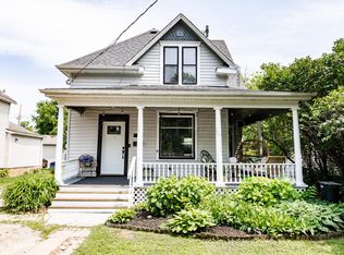 418 10th St N, Moorhead, MN 56560