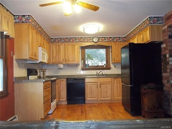 5th image of 3288 Benhil Dr