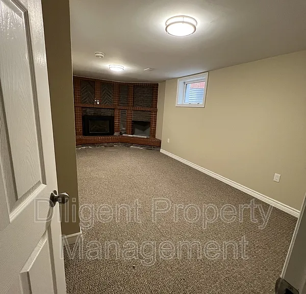 596 Garside Dr — Photo 23
