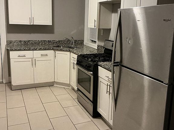 4th image of 7001 S Michigan Ave #1053