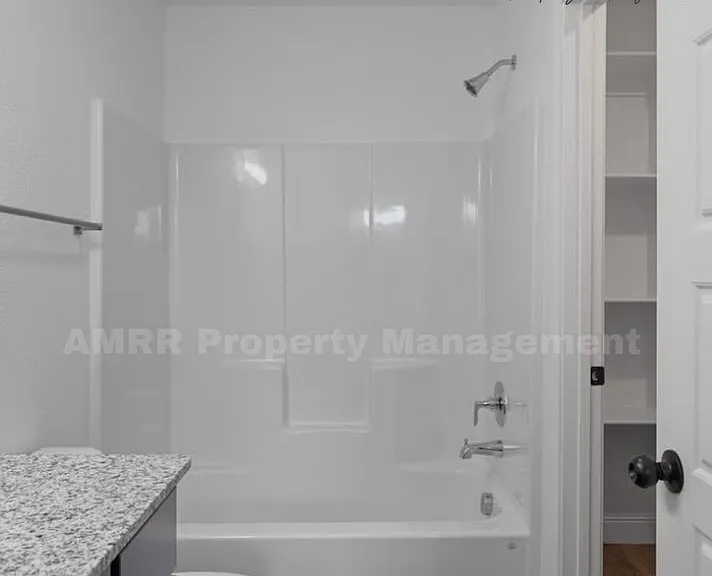1020 States Ave — Photo 22