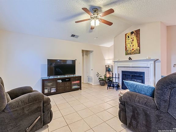3rd image of 6010 Parkwood Dr